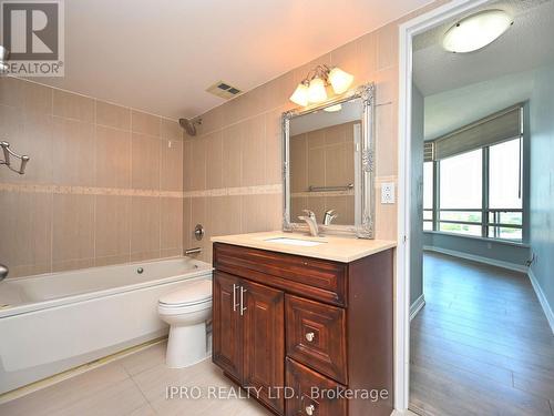 Ph3 - 75 King Street E, Mississauga (Cooksville), ON - Indoor Photo Showing Bathroom