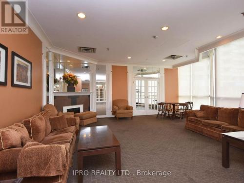 Ph3 - 75 King Street E, Mississauga, ON - Indoor Photo Showing Living Room