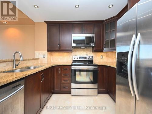 Ph3 - 75 King Street E, Mississauga (Cooksville), ON - Indoor Photo Showing Kitchen With Double Sink