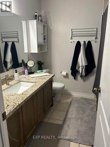 4236 Thomas Alton Boulevard, Burlington, ON - Indoor Photo Showing Bathroom