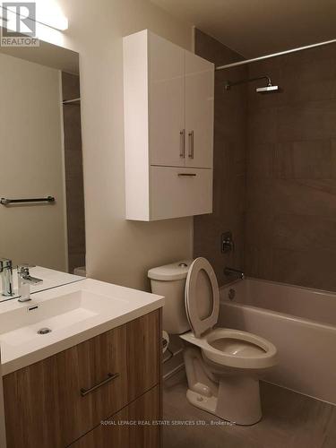 1013 - 180 Fairview Mall Drive, Toronto (Don Valley Village), ON - Indoor Photo Showing Bathroom