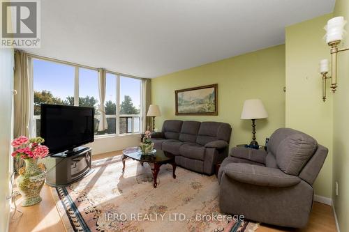 307 - 12 Laurelcrest Street, Brampton, ON - Indoor Photo Showing Living Room