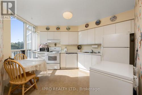 307 - 12 Laurelcrest Street, Brampton, ON - Indoor Photo Showing Kitchen With Double Sink