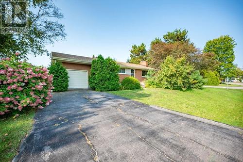 11 Avon Road, Deep River, ON - Outdoor