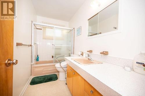 11 Avon Road, Deep River, ON - Indoor Photo Showing Bathroom