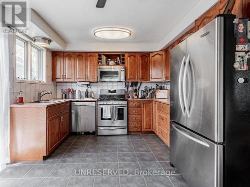 2982 Earl Street, Innisfil, ON - Indoor Photo Showing Kitchen With Double Sink