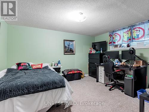 2982 Earl Street, Innisfil, ON - Indoor Photo Showing Bedroom