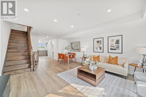 2671 Deputy Minister Path, Oshawa (Windfields), ON - Indoor Photo Showing Living Room