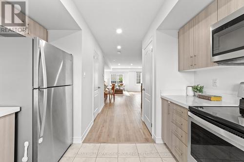 2671 Deputy Minister Path, Oshawa (Windfields), ON - Indoor Photo Showing Kitchen