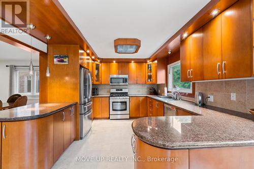 21 Gaby Court, Richmond Hill, ON - Indoor Photo Showing Kitchen With Stainless Steel Kitchen