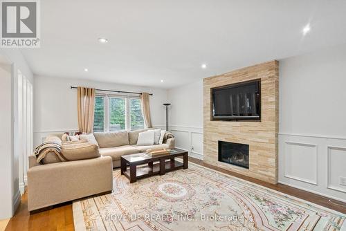 21 Gaby Court, Richmond Hill, ON - Indoor Photo Showing Living Room With Fireplace