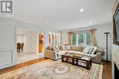 21 Gaby Court, Richmond Hill (North Richvale), ON - Indoor Photo Showing Living Room