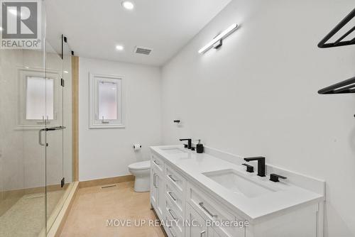 21 Gaby Court, Richmond Hill, ON - Indoor Photo Showing Bathroom