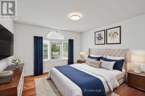 21 Gaby Court, Richmond Hill, ON - Indoor Photo Showing Bedroom