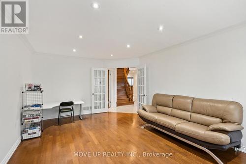 21 Gaby Court, Richmond Hill (North Richvale), ON - Indoor Photo Showing Living Room