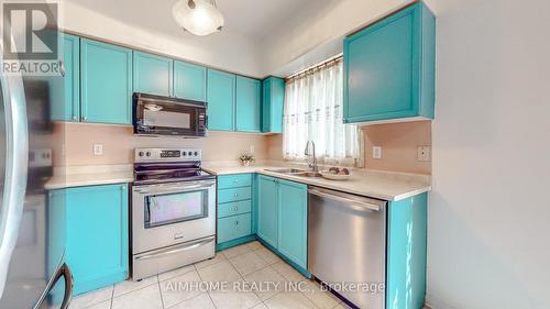 27 Novella Road, Vaughan, ON - Indoor Photo Showing Kitchen With Double Sink