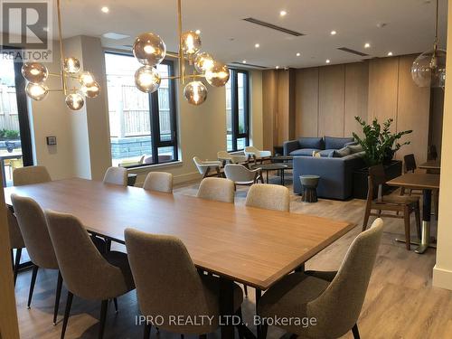 608 - 1440 Clarriage Court, Milton, ON - Indoor Photo Showing Dining Room