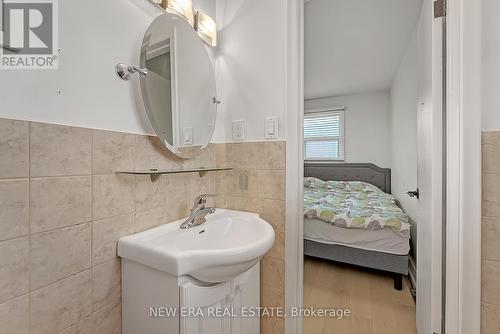 18 West Wareside Road, Toronto, ON - Indoor Photo Showing Bathroom