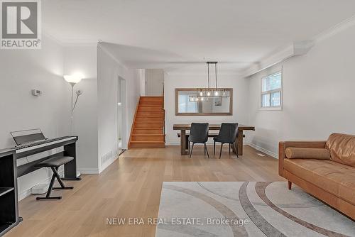 18 West Wareside Road, Toronto, ON - Indoor Photo Showing Living Room