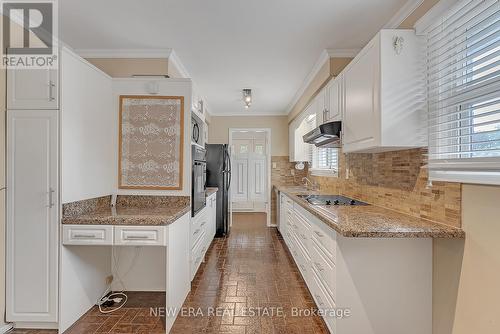 18 West Wareside Road, Toronto, ON - Indoor Photo Showing Kitchen