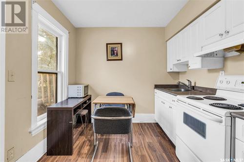 108 8Th Street E, Saskatoon, SK - Indoor Photo Showing Kitchen