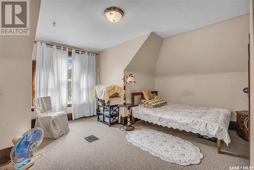 108 8Th Street E, Saskatoon, SK - Indoor Photo Showing Bedroom