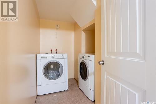 108 8Th Street E, Saskatoon, SK - Indoor Photo Showing Laundry Room