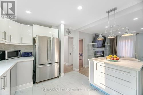 12 Gordon Park Drive, Toronto (Islington-City Centre West), ON - Indoor Photo Showing Kitchen