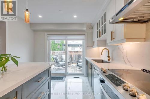 68 Ponymeadow Way, Brampton (Credit Valley), ON - Indoor Photo Showing Kitchen With Upgraded Kitchen