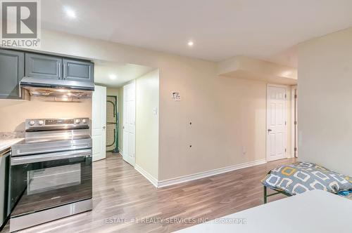 68 Ponymeadow Way, Brampton, ON - Indoor Photo Showing Kitchen