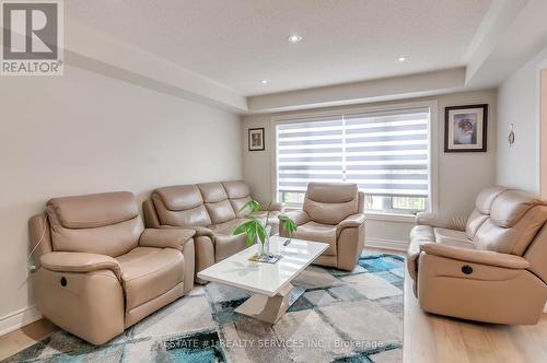 68 Ponymeadow Way, Brampton (Credit Valley), ON - Indoor Photo Showing Living Room