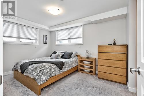 101 - 3058 Sixth Line, Oakville, ON - Indoor Photo Showing Bedroom