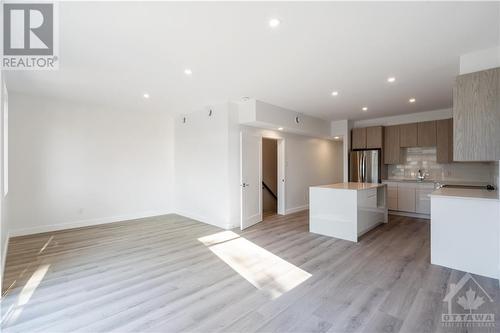 288 Duncairn Avenue, Ottawa, ON - Indoor Photo Showing Kitchen