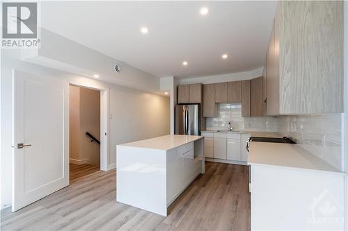 288 Duncairn Avenue, Ottawa, ON - Indoor Photo Showing Kitchen