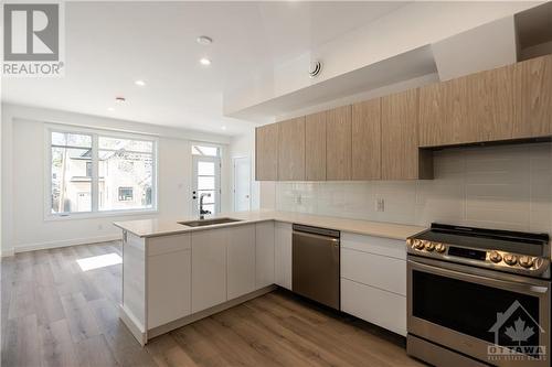 288 Duncairn Avenue, Ottawa, ON - Indoor Photo Showing Kitchen