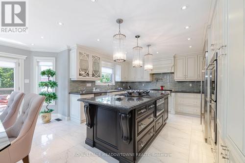 6276 Donway Drive E, Mississauga (East Credit), ON - Indoor Photo Showing Kitchen With Upgraded Kitchen