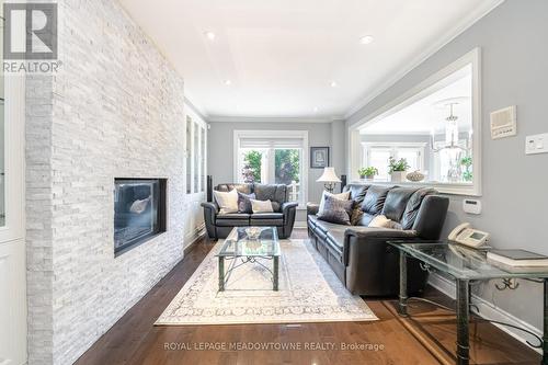 6276 Donway Drive E, Mississauga (East Credit), ON - Indoor Photo Showing Living Room With Fireplace