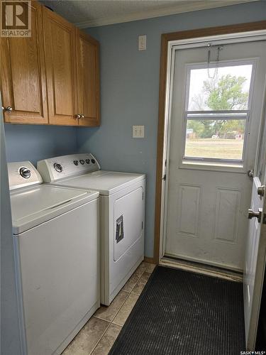 112 2Nd Avenue, Macrorie, SK - Indoor Photo Showing Laundry Room