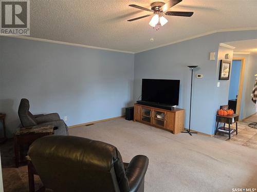 112 2Nd Avenue, Macrorie, SK - Indoor