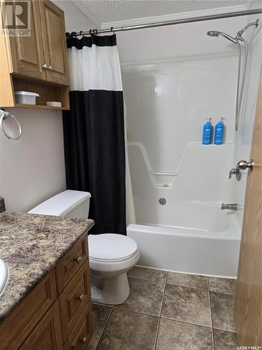 112 2Nd Avenue, Macrorie, SK - Indoor Photo Showing Bathroom