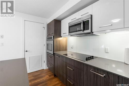 420 C Avenue S, Saskatoon, SK - Indoor Photo Showing Kitchen