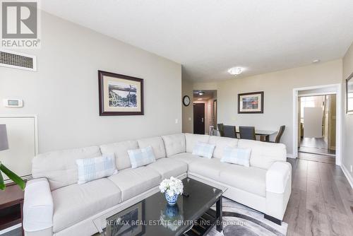 2109 - 70 Absolute Avenue, Mississauga (City Centre), ON - Indoor Photo Showing Living Room