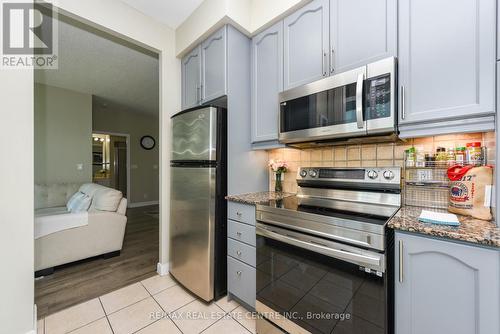 2109 - 70 Absolute Avenue, Mississauga, ON - Indoor Photo Showing Kitchen