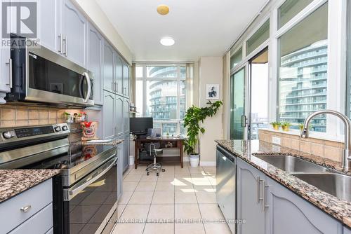 2109 - 70 Absolute Avenue, Mississauga, ON - Indoor Photo Showing Kitchen With Double Sink