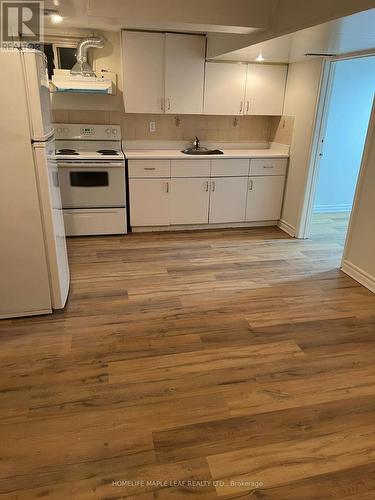 (Bsmt) - 28 Ladore Drive, Brampton, ON - Indoor Photo Showing Kitchen