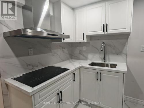 5 Richbourne Court, Toronto (Tam O'Shanter-Sullivan), ON - Indoor Photo Showing Kitchen