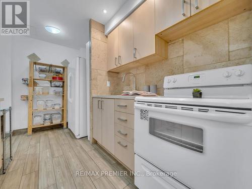 225 - 2095 Roche Court, Mississauga (Sheridan), ON - Indoor Photo Showing Kitchen