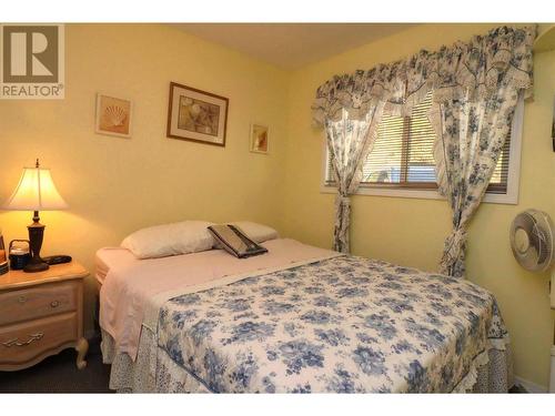 7732 Squilax Anglemont Road Unit# 4, Anglemont, BC - Indoor Photo Showing Bedroom