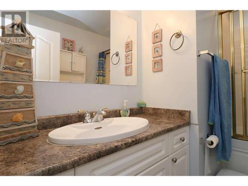 7732 Squilax Anglemont Road Unit# 4, Anglemont, BC - Indoor Photo Showing Bathroom