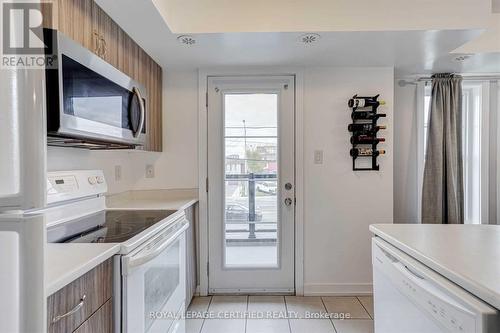 63 - 2315 Sheppard Avenue W, Toronto (Humberlea-Pelmo Park), ON - Indoor Photo Showing Kitchen